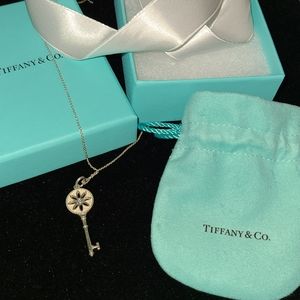 AUTHENTIC TIFFANY DAISY KEY CHARM NECKLACE